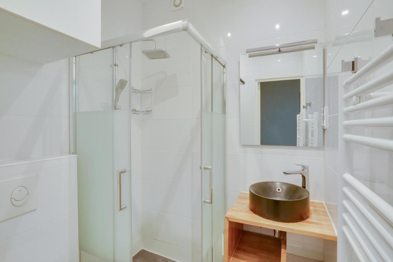 Charmant Studio Au Coeur De Paris Pour 2 Personnes By Weekome Exterior foto